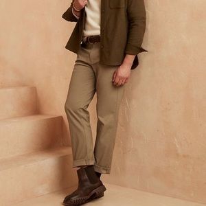 Banana Republic Aiden Chino pants